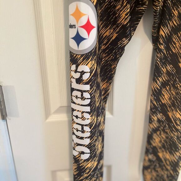 Women's Black and Gold Leggings - Picture 3 of 6